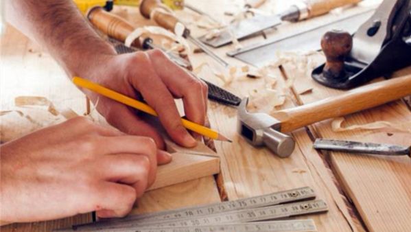 如何確保工程按期完工？